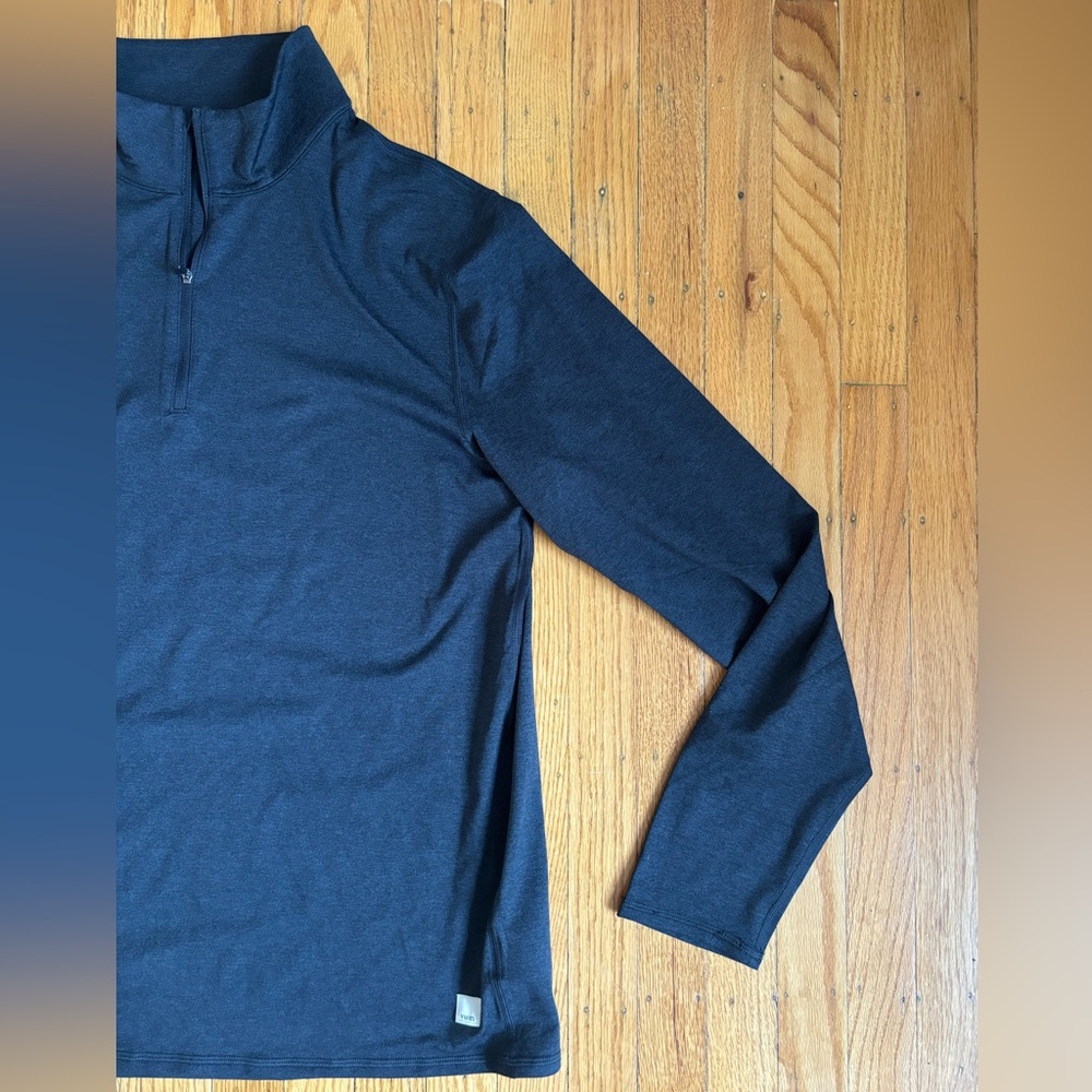 Vuori half zip pullover men’s size large